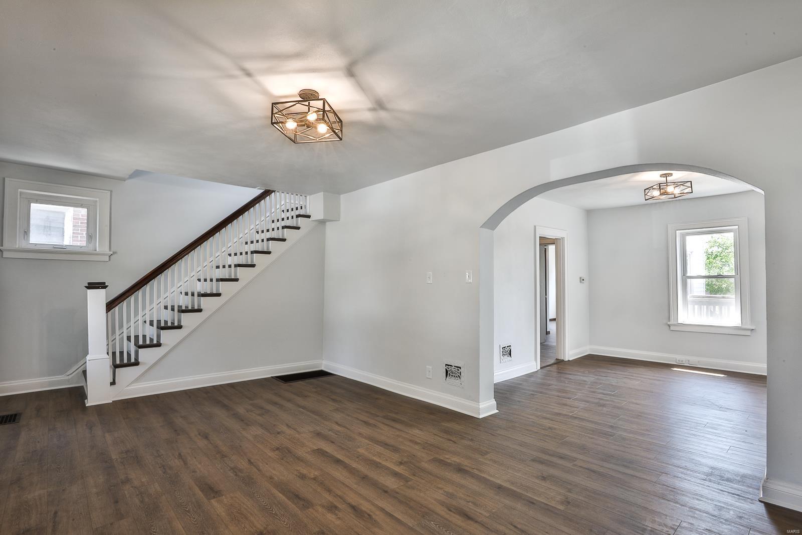 3042 Watson Road St. Louis, MO 63139 - Photo 3 of 22