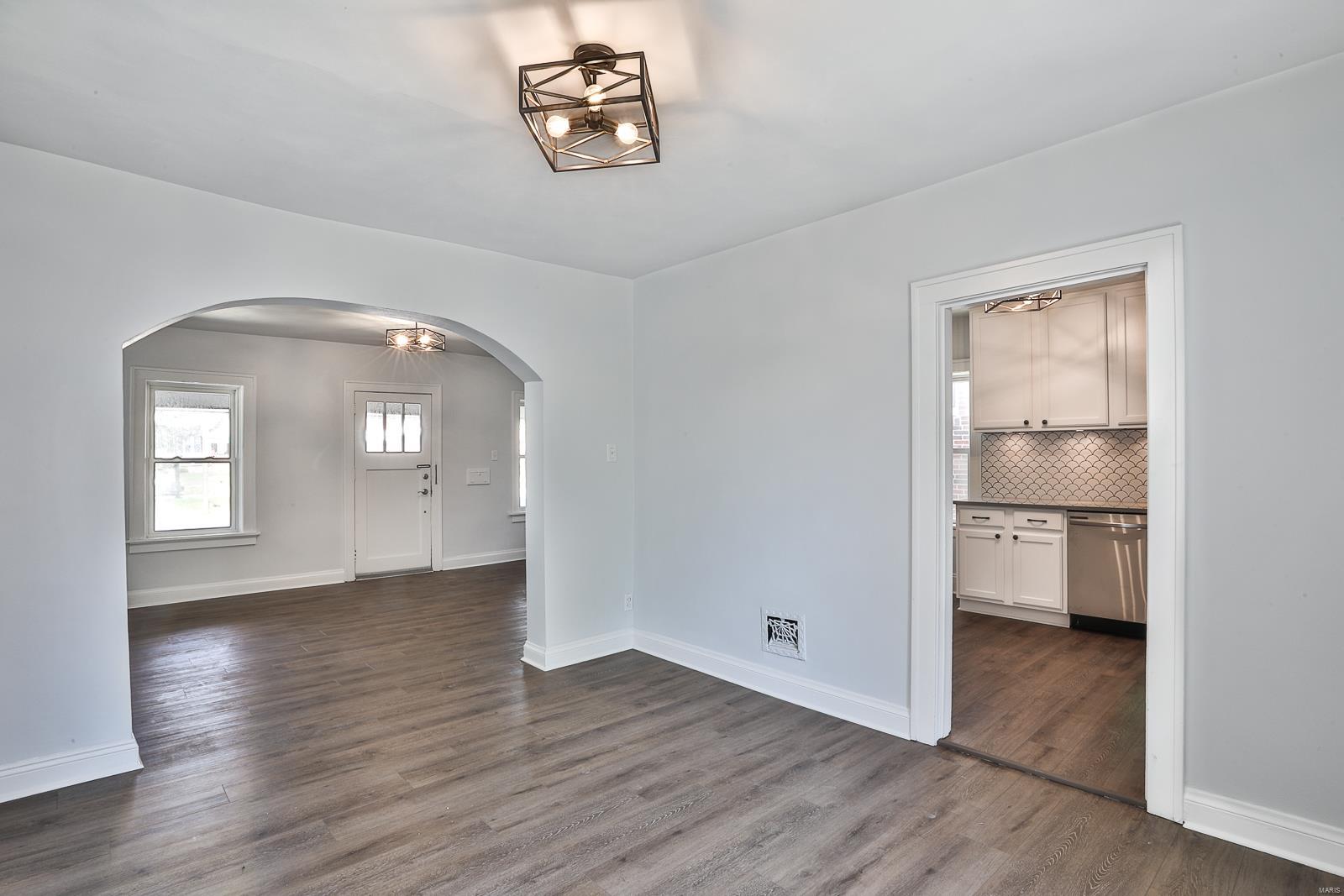 3042 Watson Road St. Louis, MO 63139 - Photo 5 of 22