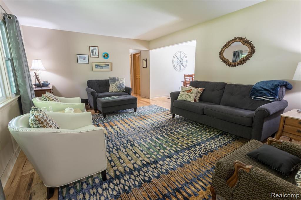 7091 Calkins Road Flint, MI 48532 - Photo 2 of 33