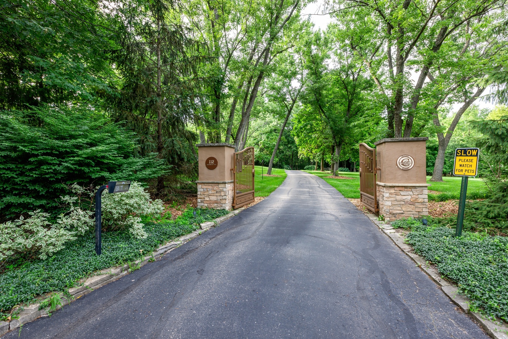 112 Brinker Road Barrington Hills, IL 60010 - Photo 3 of 101 Gallery Image 3