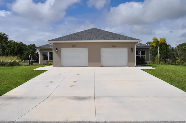 $1,700 | 4125 Mandarin Road, Unit 4125, Sebring, FL 33875