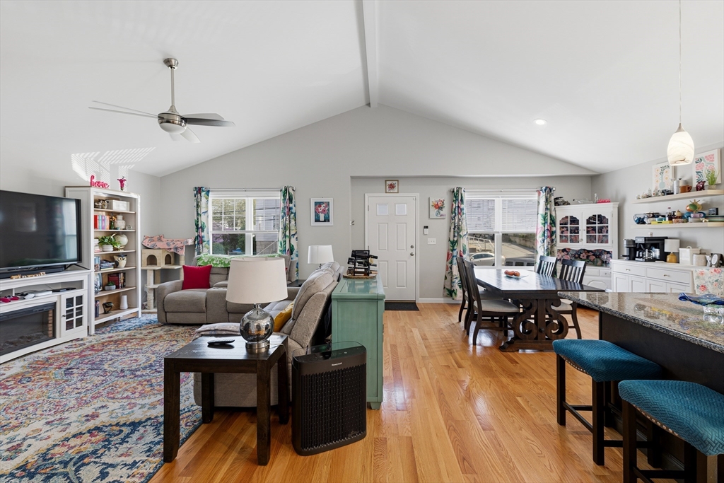 357 County Street Fall River, MA 02723 - Photo 12 of 33