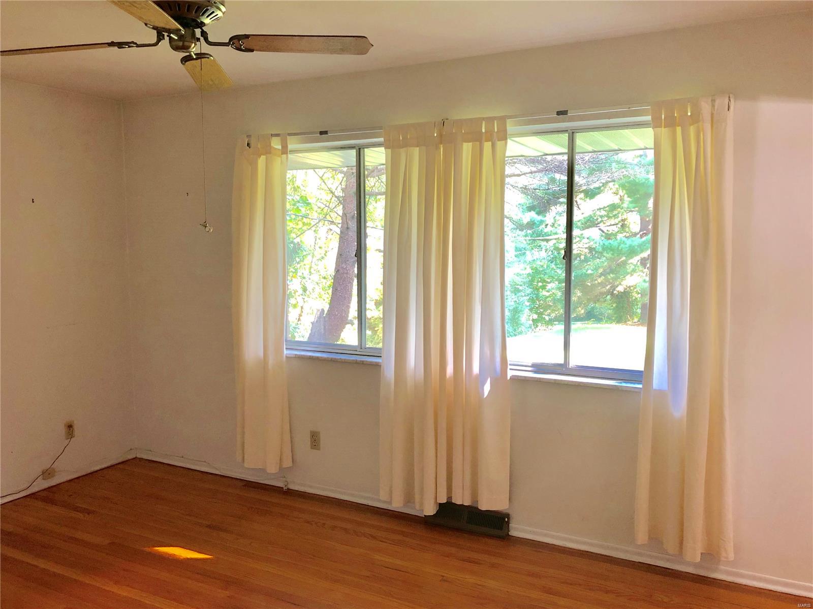 1331 Hudson Road St. Louis, MO 63135 - Photo 12 of 32 Gallery Image 12
