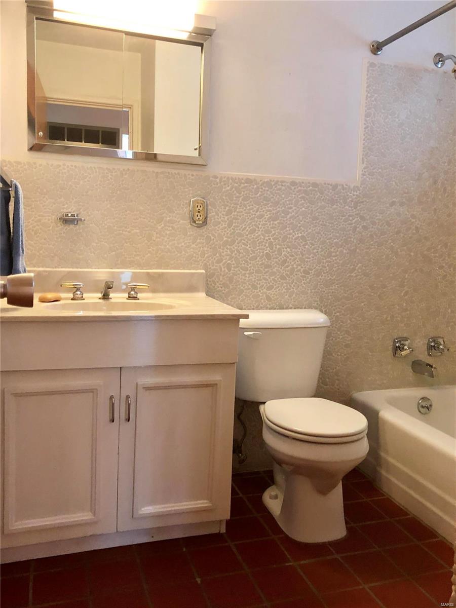 1331 Hudson Road St. Louis, MO 63135 - Photo 10 of 32 Gallery Image 10