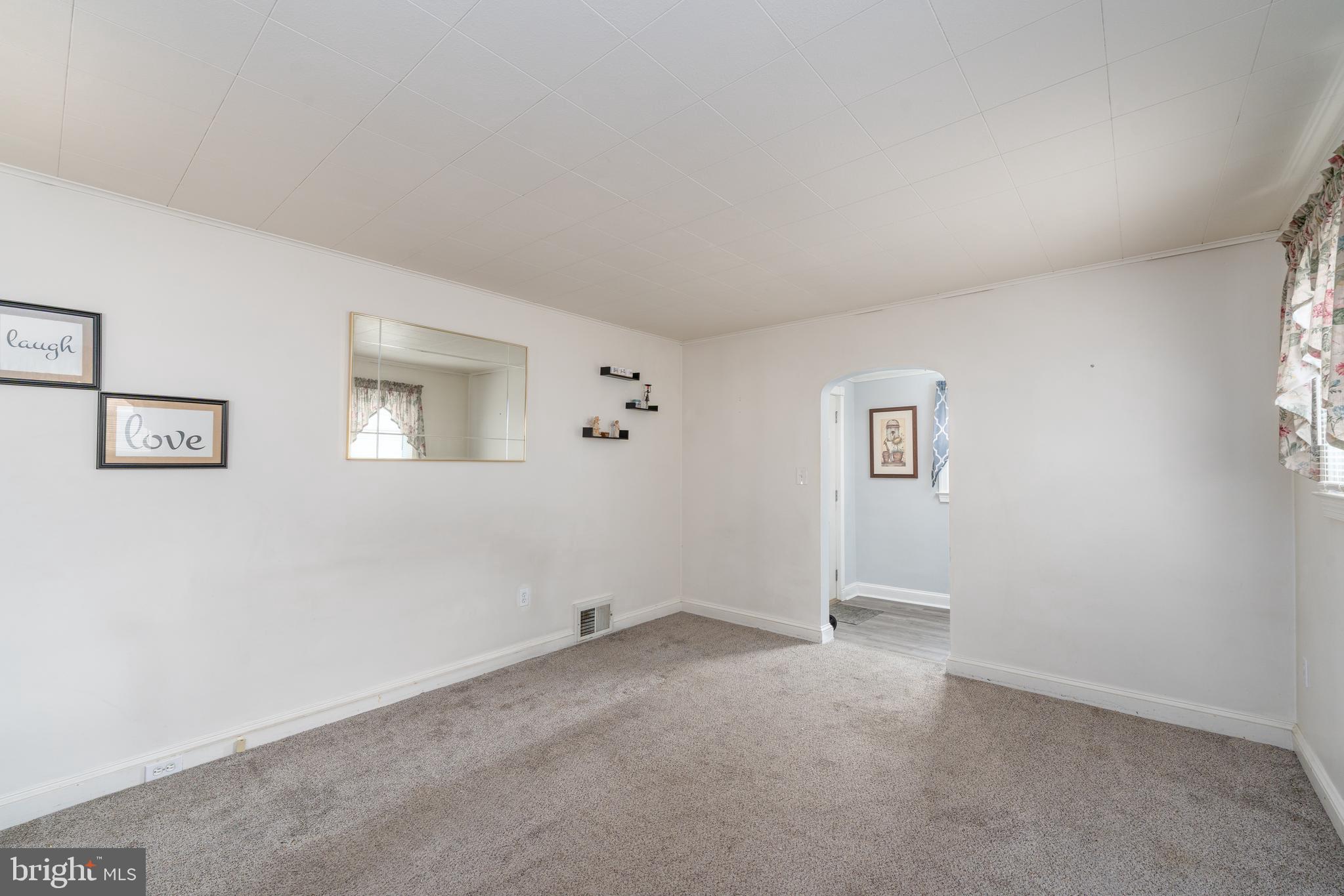 2721 Glendale Road Baltimore, MD 21234 - Photo 3 of 25 Living room facing front entry