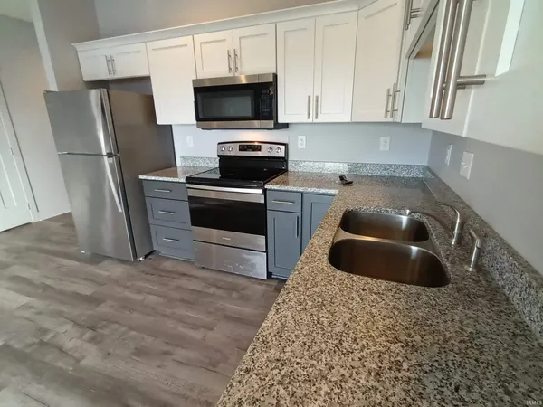 $2,100 | 1231 West Rangeview Circle, Bloomington, IN 47403
