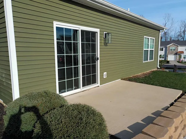 $2,100 | 1231 West Rangeview Circle, Bloomington, IN 47403