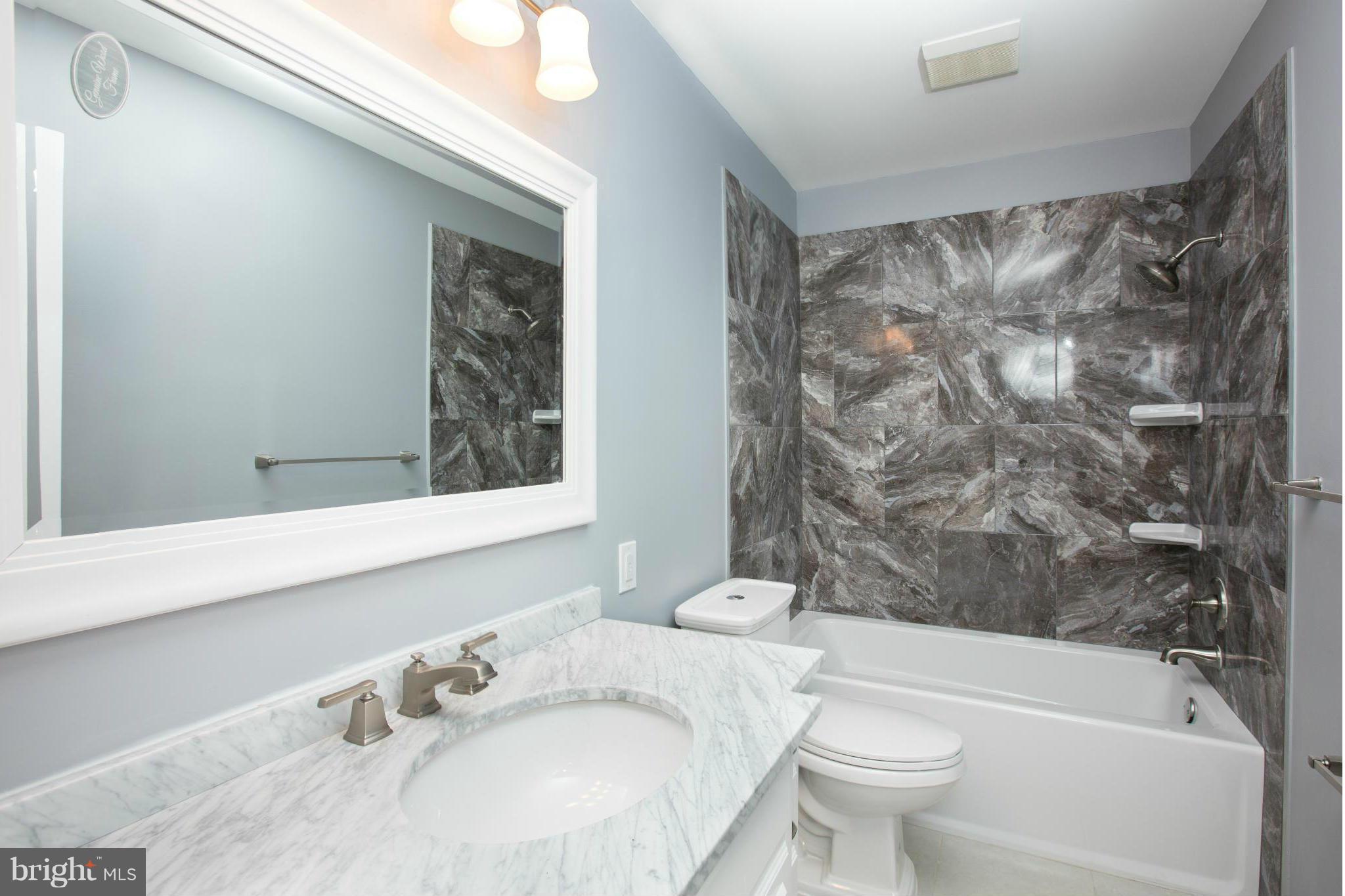 6004 Roxbury Avenue Springfield, VA 22152 - Photo 17 of 25 Bath
