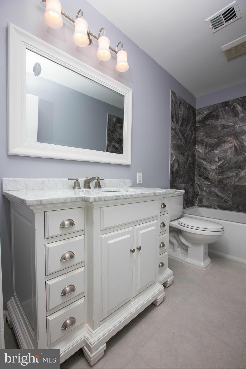 6004 Roxbury Avenue Springfield, VA 22152 - Photo 18 of 25 Bath