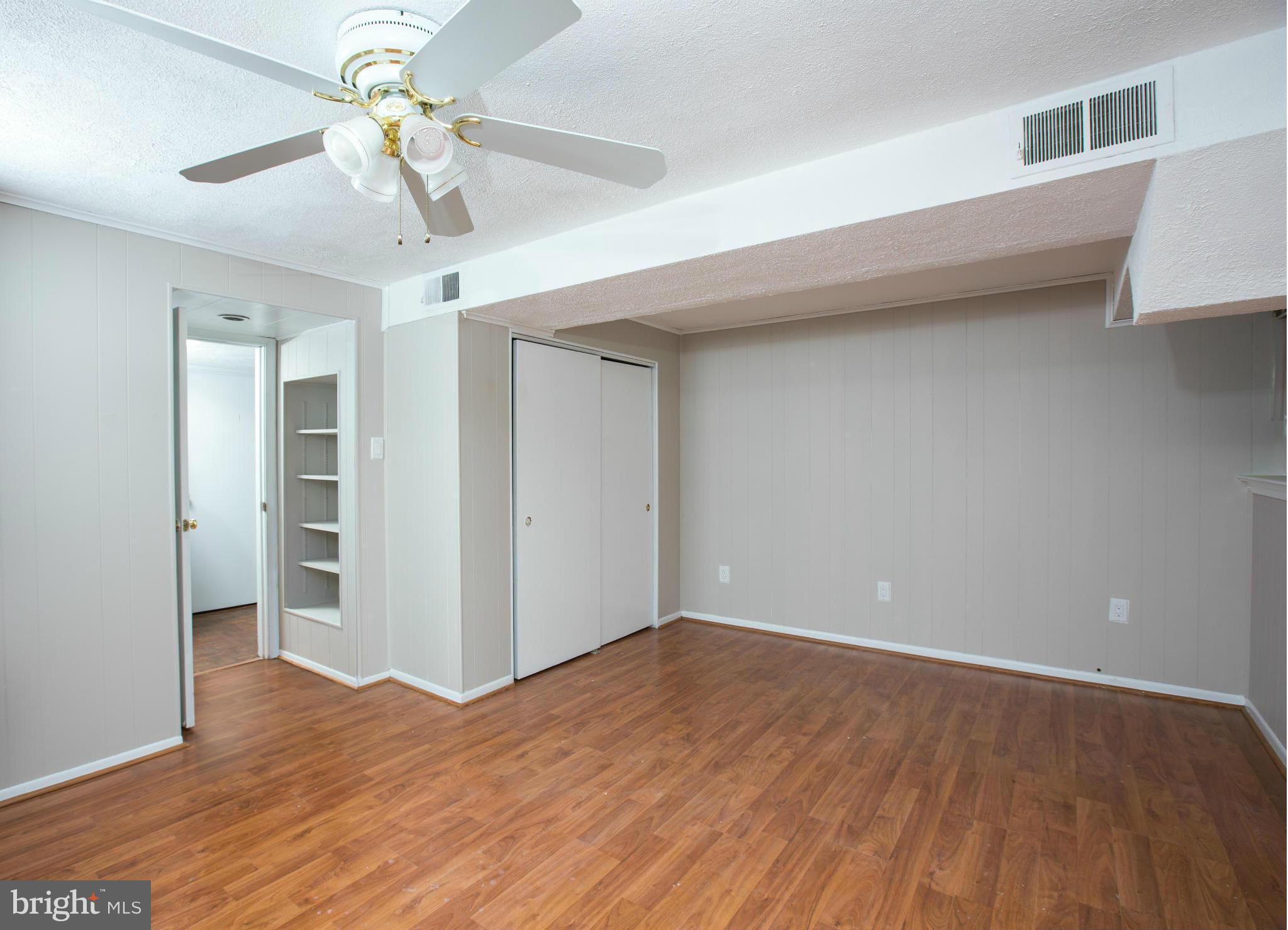 6004 Roxbury Avenue Springfield, VA 22152 - Photo 22 of 25 Bedroom