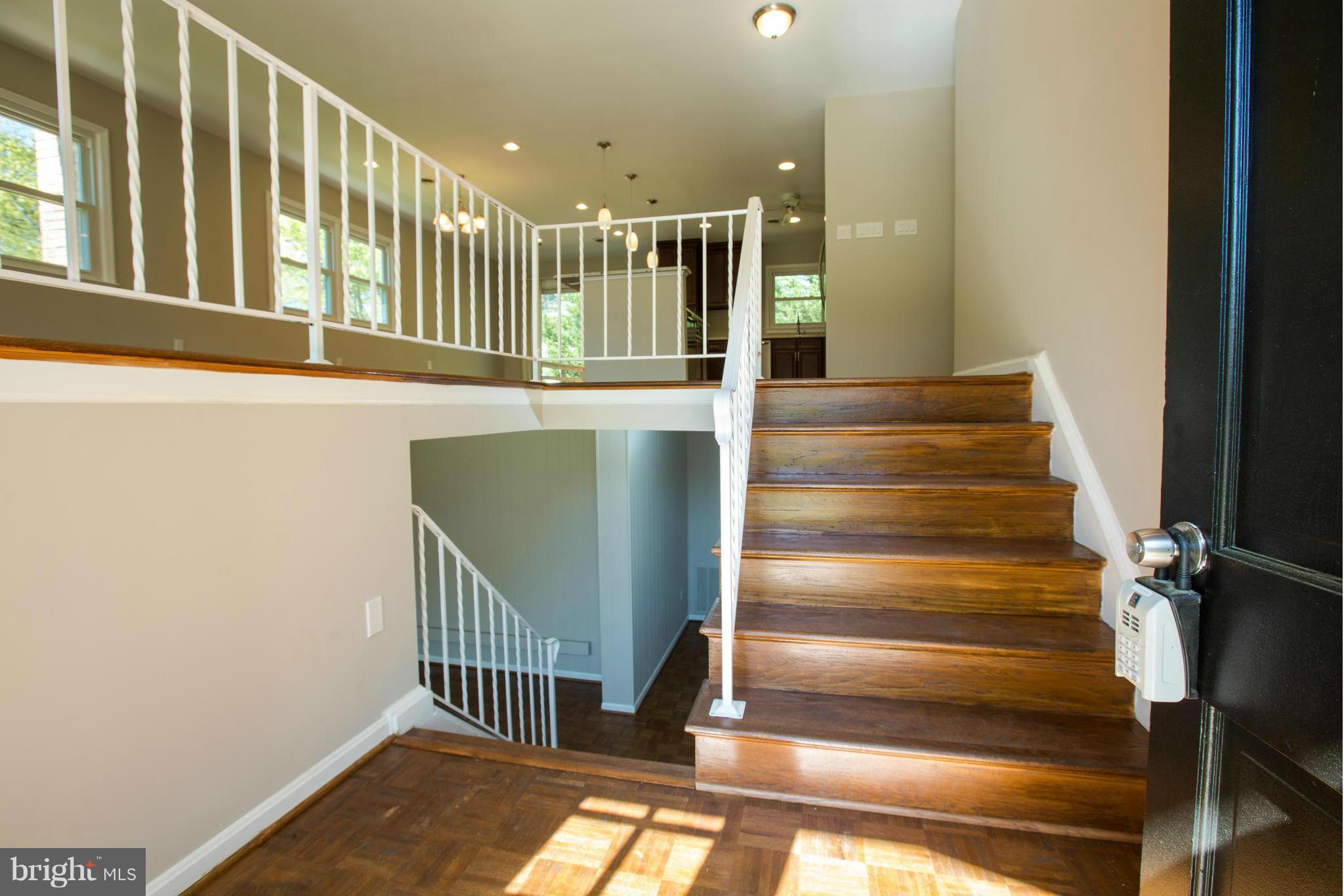 6004 Roxbury Avenue Springfield, VA 22152 - Photo 4 of 25 Interior (General)