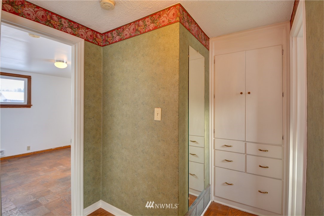 1603 South Machias Road Snohomish, WA 98290 - Photo 7 of 28 a view of a bathroom