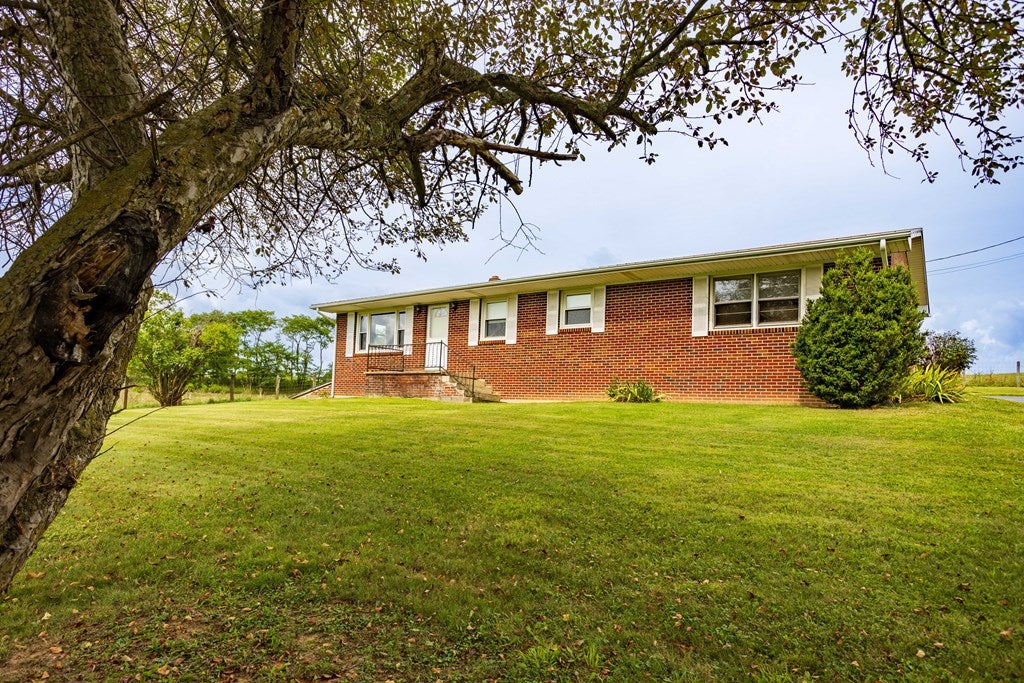 250 Etter Road Rural Retreat, VA 24368 - Photo 8 of 62 Gallery Image 8