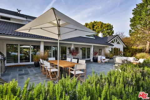 $15,000,000 | 29225 Cliffside Drive, Malibu, CA 90265