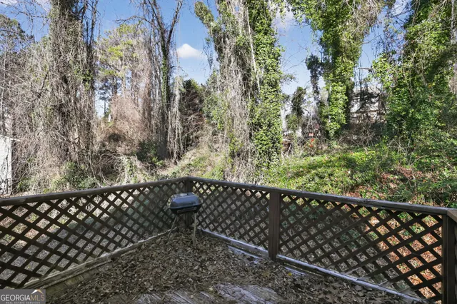 a side view of a black gate