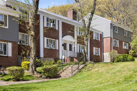 $350,000 | 224-09 Manor Road, Unit LOWER) 2408 | Bellerose