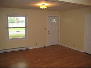 616 Pactolas Road Johnson City, TN 37604 - Photo 2 of 19 Living Room