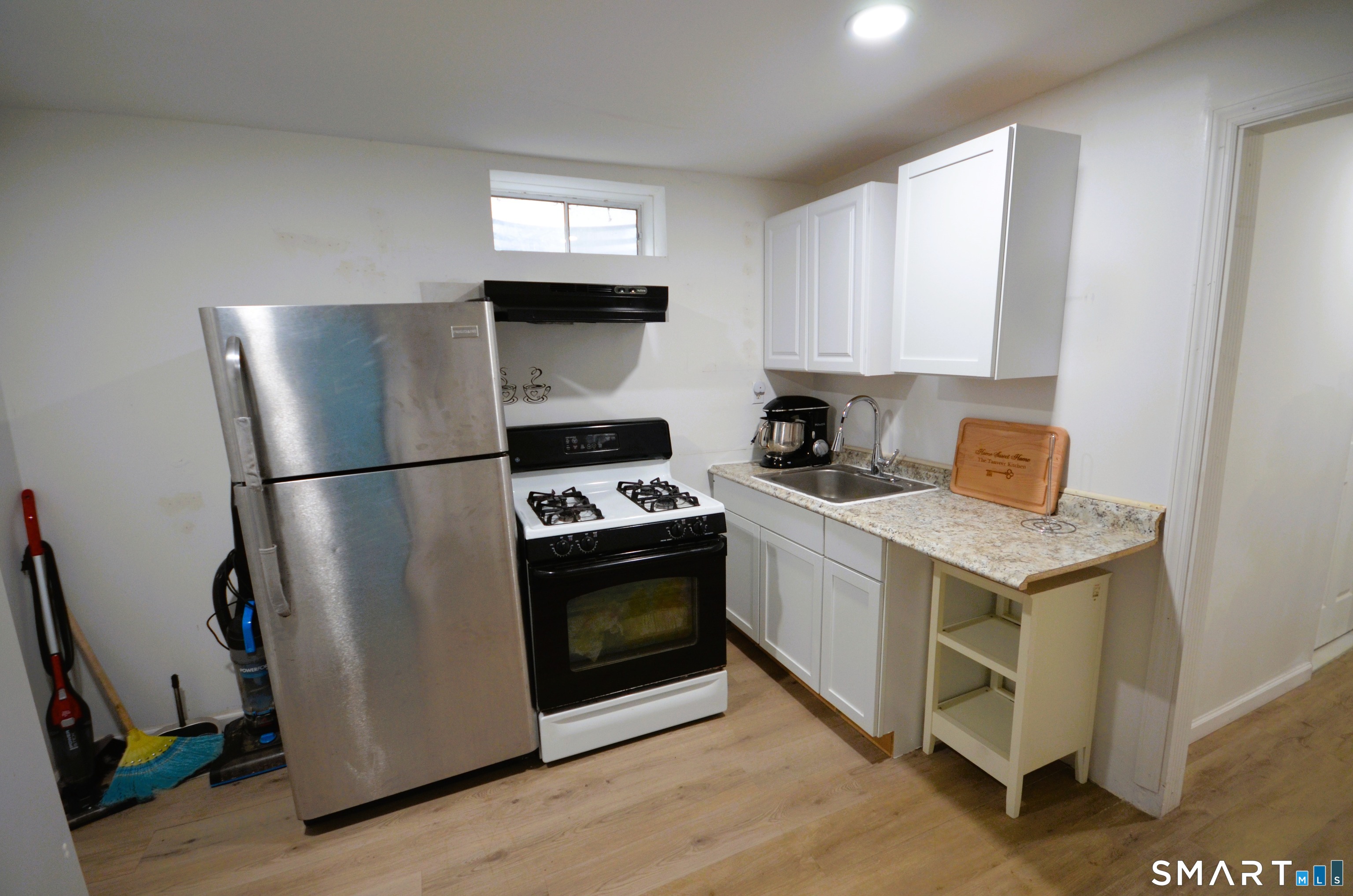 430 Berkeley Road Fairfield, CT 06825 - Photo 23 of 37