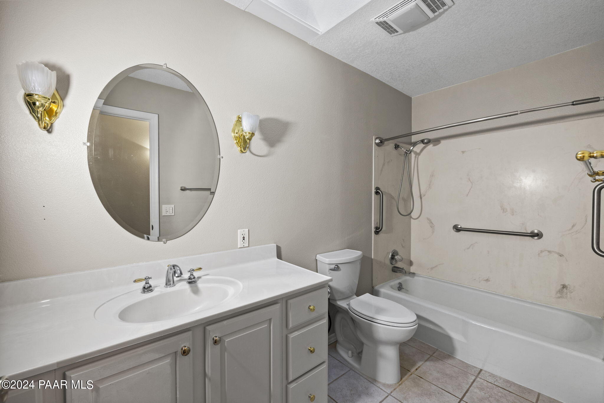 3102 Geronimo Road Prescott, AZ 86305 - Photo 45 of 49 Hall bathroom