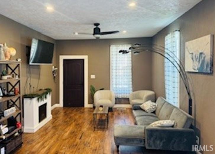 637 Adams Avenue Evansville, IN 47713 - Photo 2 of 8