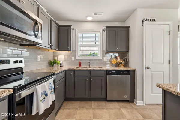 $334,900 | 25 Cornfield Lane, Benson, NC 27504