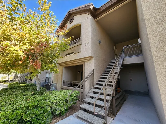 $1,300 | 8250 North Grand Canyon Drive, Unit 2171, Las Vegas, NV 89166