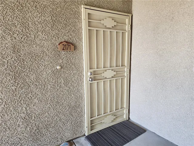 $1,300 | 8250 North Grand Canyon Drive, Unit 2171, Las Vegas, NV 89166