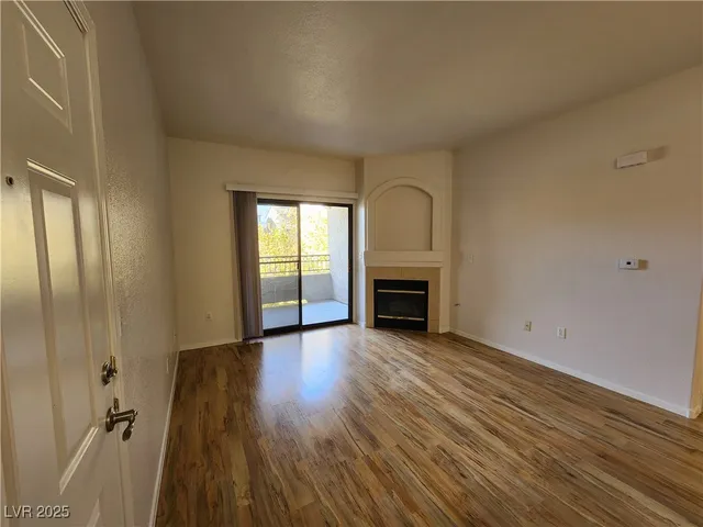 $1,300 | 8250 North Grand Canyon Drive, Unit 2171, Las Vegas, NV 89166