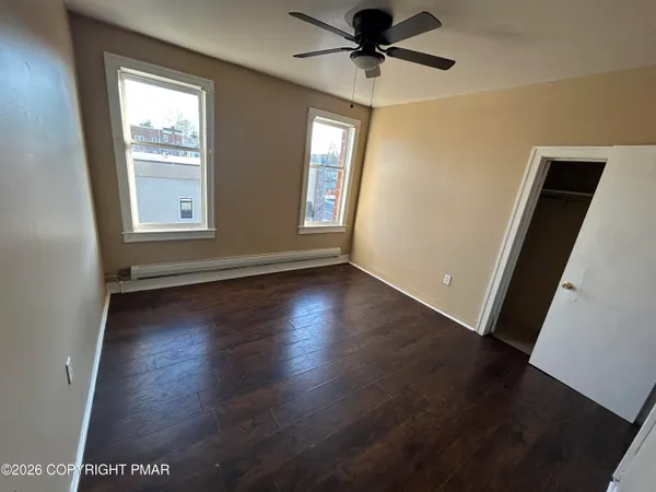 $1,200 | 296 Washington Street, Unit 3D, East Stroudsburg, PA 18301