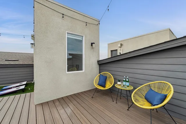 a view of a white building in front of it