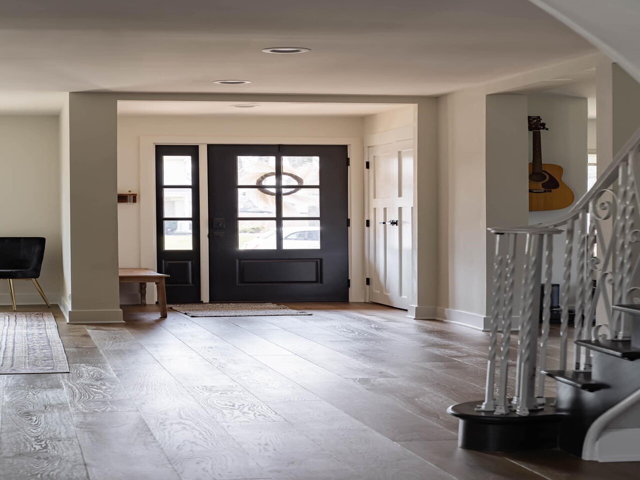 707 West Woodland Road Lake Bluff, IL 60044 - Photo 2 of 14 a view of a livingroom with a staircase
