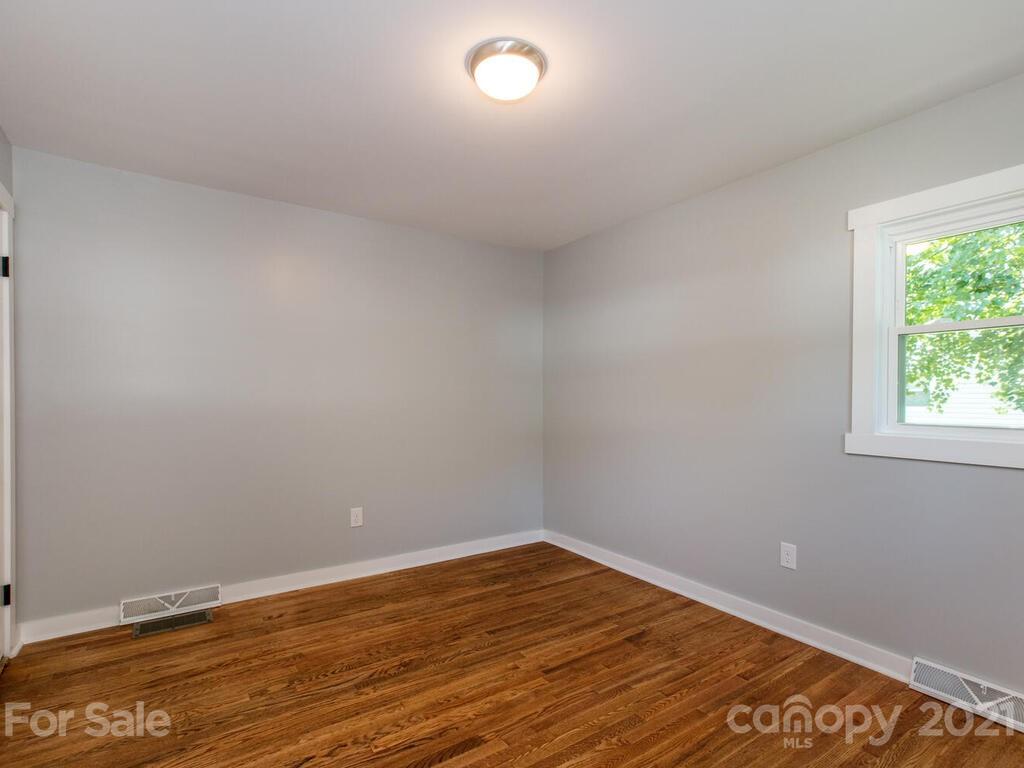 1190 Crymes Cove Road Waynesville, NC 28786 - Photo 12 of 35 Gallery Image 12