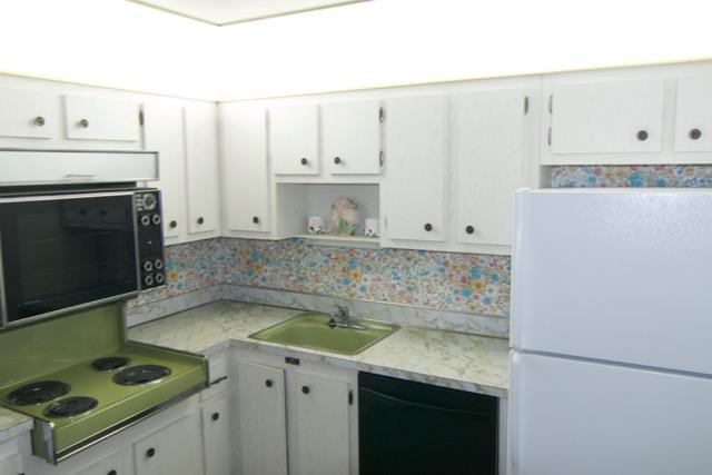 silver full kitchen