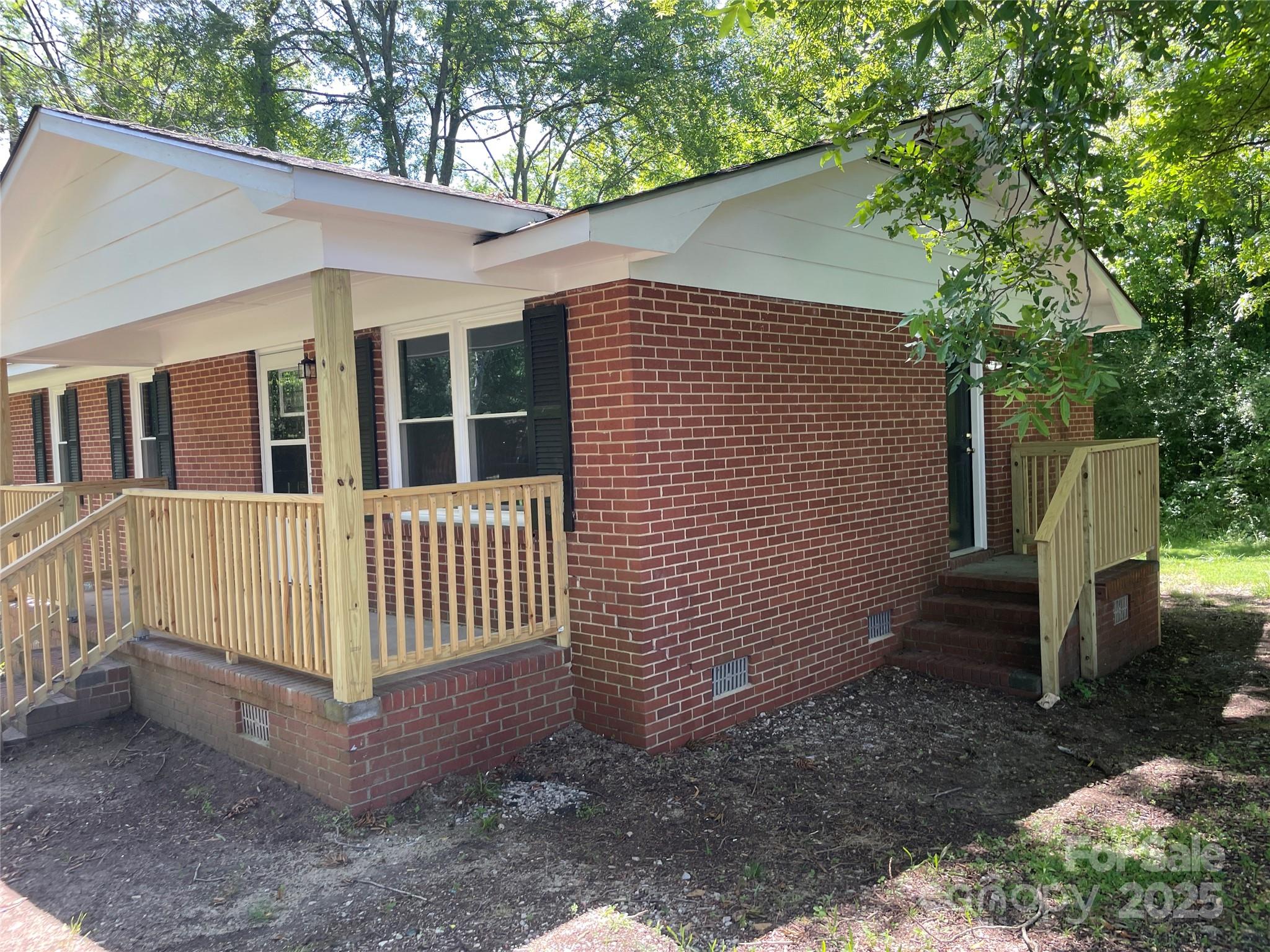 560 Roundtree Circle Chester, SC 29706 - Photo 3 of 20 Gallery Image 3