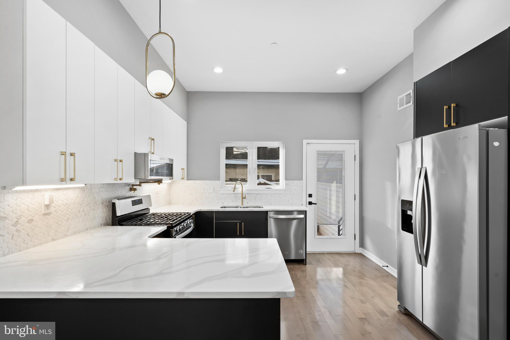 516 Pierce Street Philadelphia, PA 19148 - Photo 5 of 36