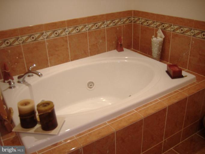 714 MacDill Road Middle River, MD 21220 - Photo 17 of 27 Master Bath