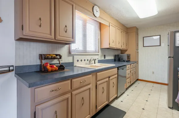 $450,000 | 581 South Barnstead Road, Barnstead, NH 03225