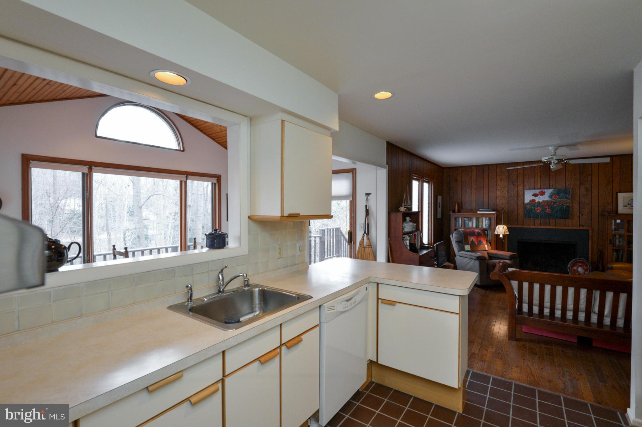 1020 Old Bay Ridge Road Annapolis, MD 21403 - Photo 8 of 23 Kitchen