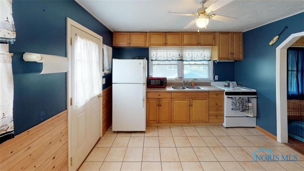 4589 West Harbor Road Port Clinton, OH 43452 - Photo 5 of 18 Gallery Image 5