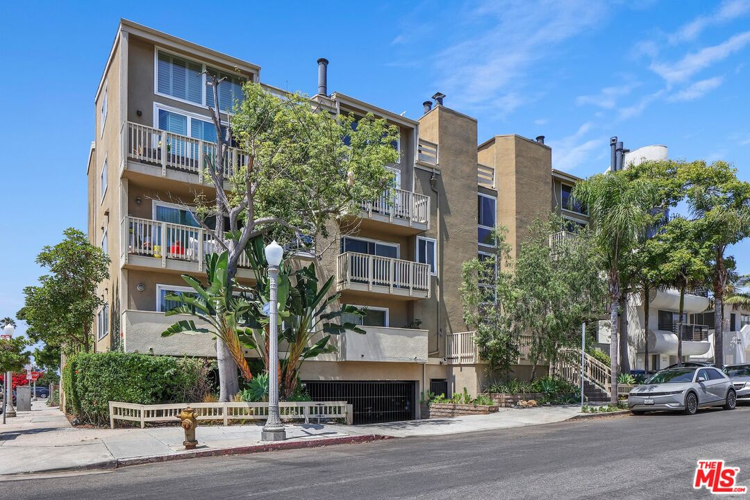 6690 Vista Del Mar, Unit E Playa del Rey, CA 90293 - Photo 2 of 12 a front view of a building