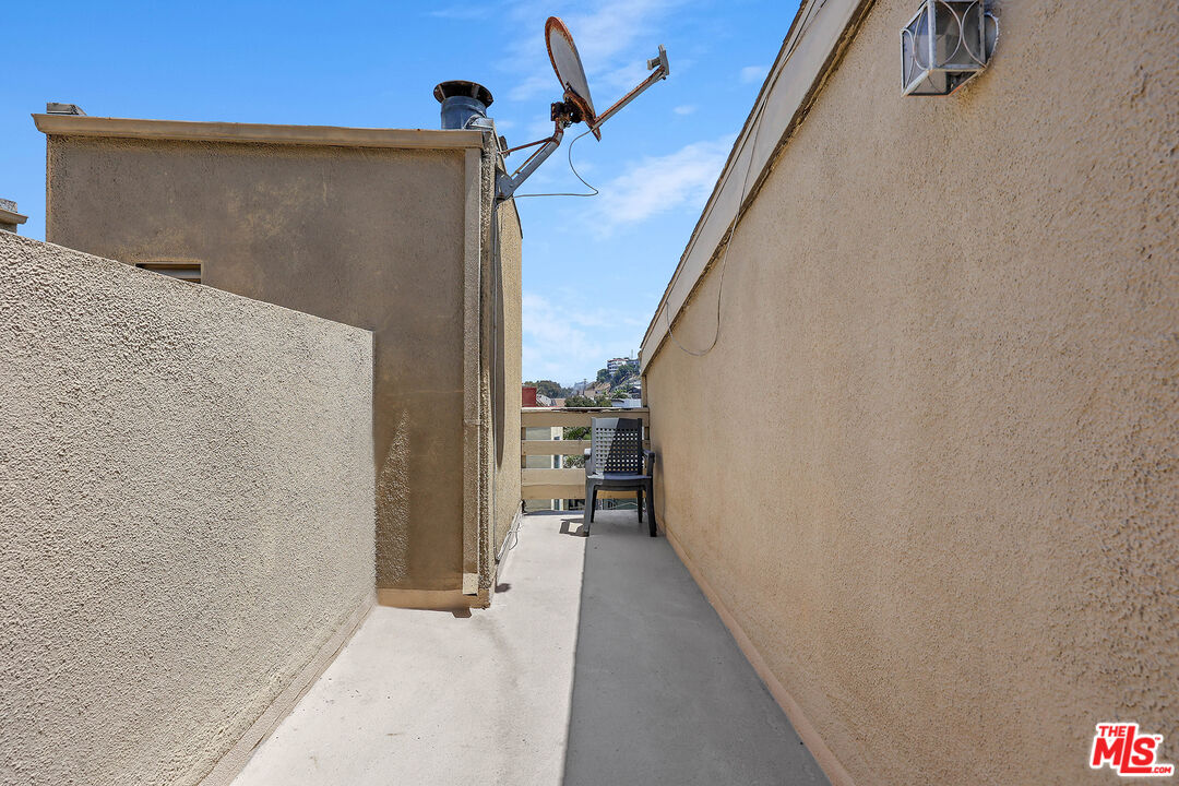 6690 Vista Del Mar, Unit E Playa del Rey, CA 90293 - Photo 10 of 12 a view of a balcony