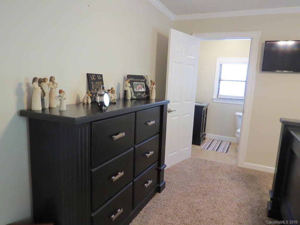 413 Short Branch Road Green Mountain, NC 28740 - Photo 13 of 33 Gallery Image 13