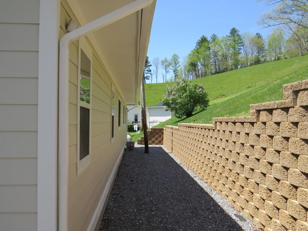 413 Short Branch Road Green Mountain, NC 28740 - Photo 32 of 33 Gallery Image 32