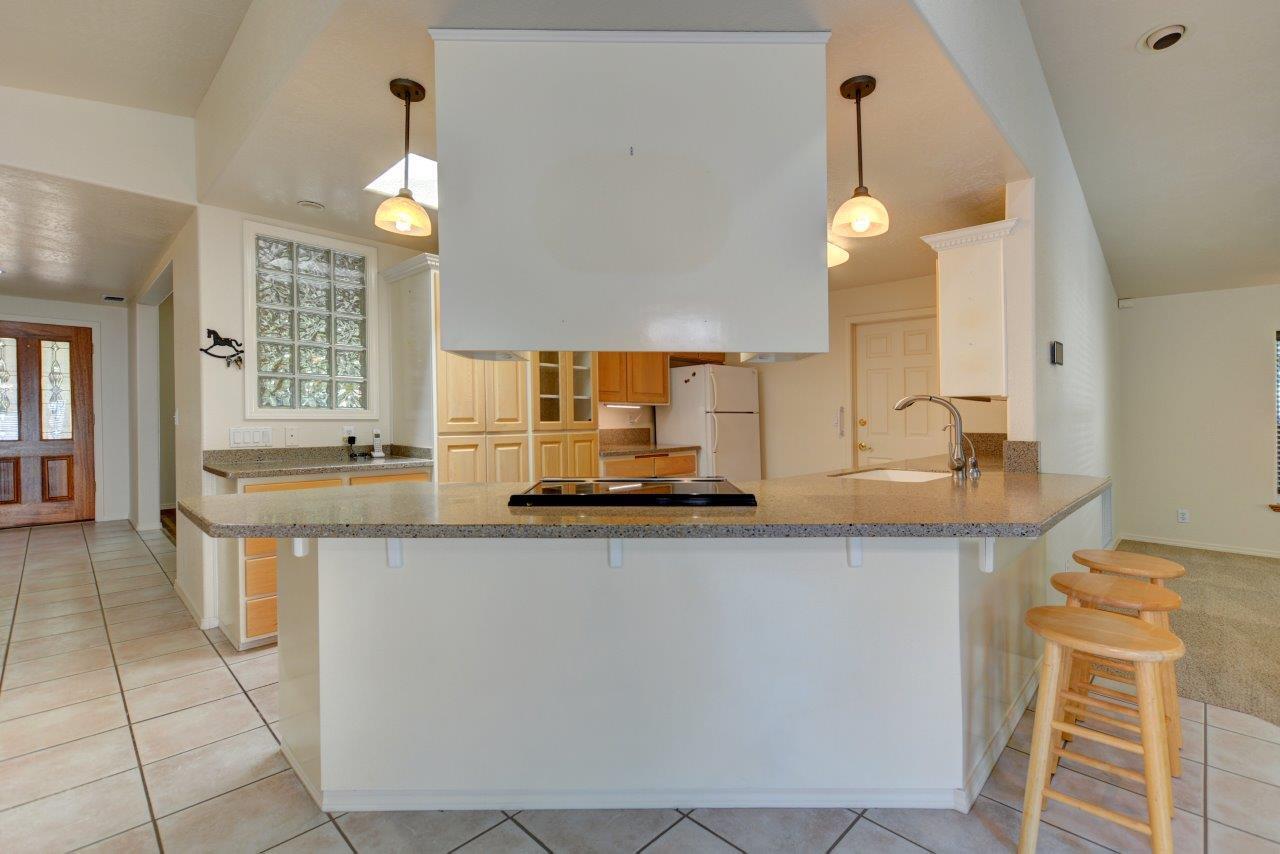 1353 Summit Loop Grants Pass, OR 97527 - Photo 14 of 58 DSC_1774_5_6