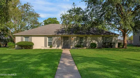 $345,000 | 2 Renee Avenue, Lafayette, LA 70503