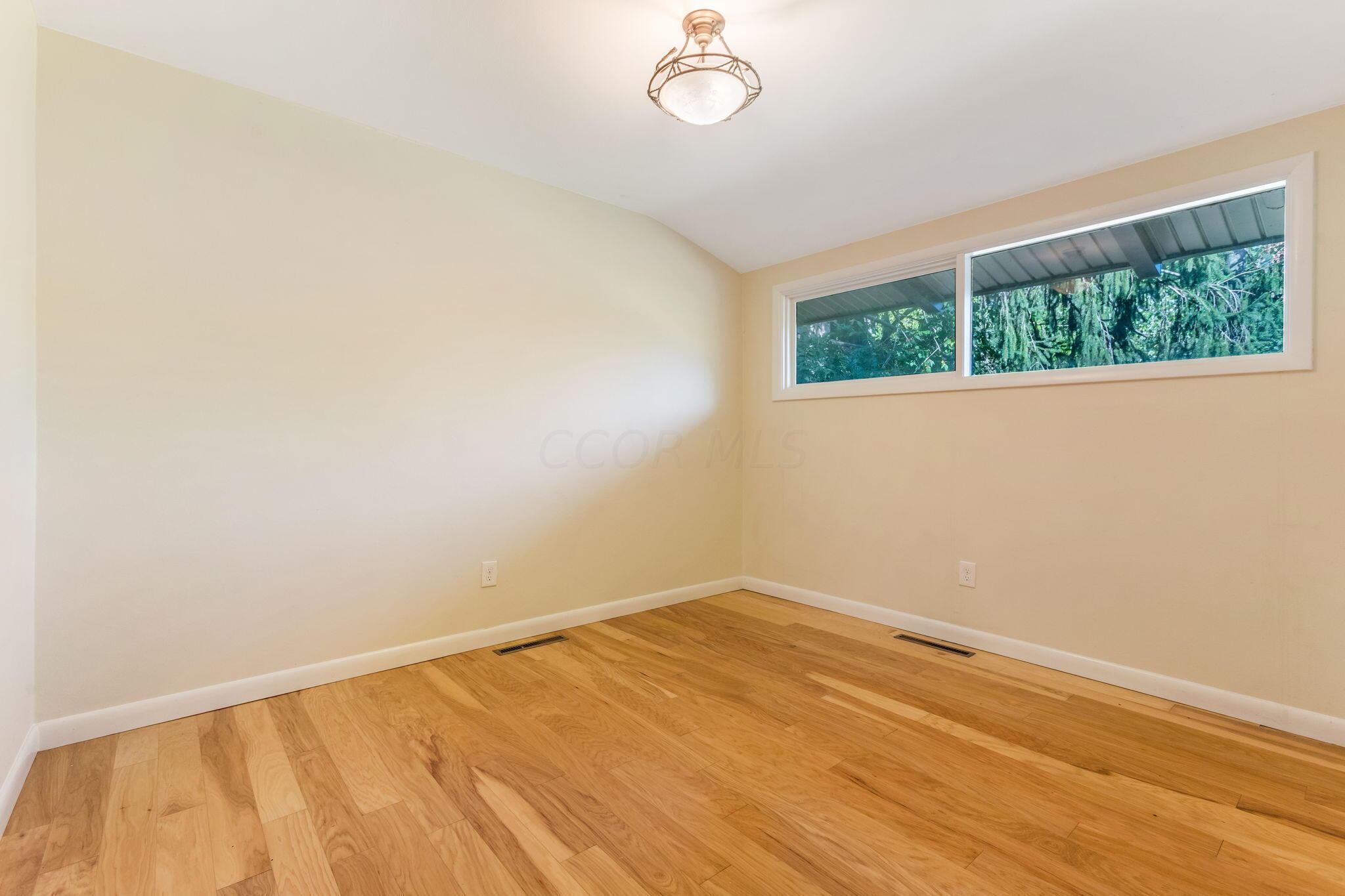 3231 Fishinger Road Columbus, OH 43221 - Photo 21 of 53 Bedroom 1