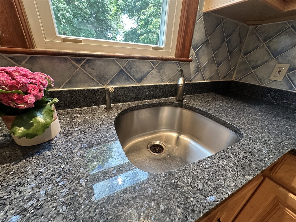 10 Cedar Ridge Drive Bedford, MA 01730 - Photo 8 of 24