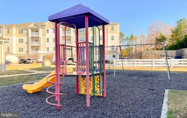 $2,000 | 23540 FDR Boulevard, Unit 303, California, MD 20619