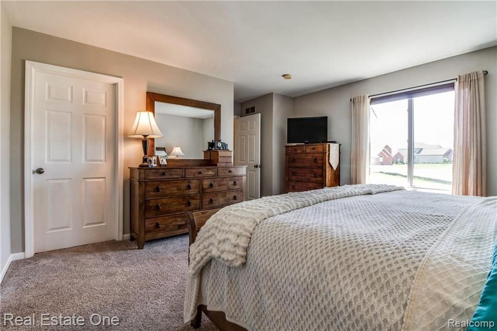 1330 Park Ridge Pointe Grand Blanc, MI 48439 - Photo 15 of 24