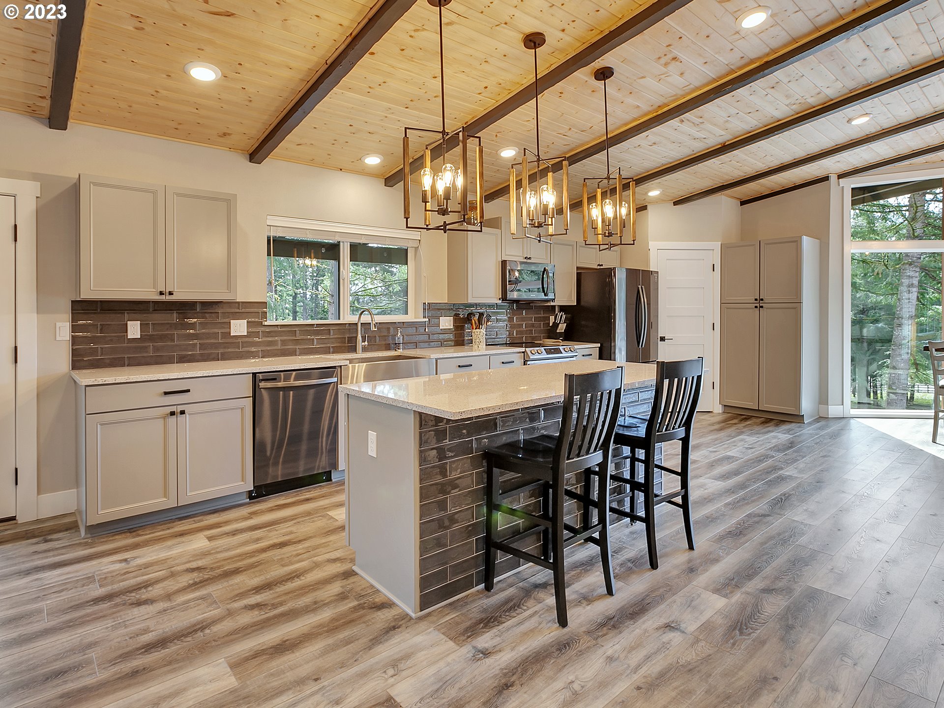 21375 South Lower Highland Road Beavercreek, OR 97004 - Photo 4 of 39 Gallery Image 4